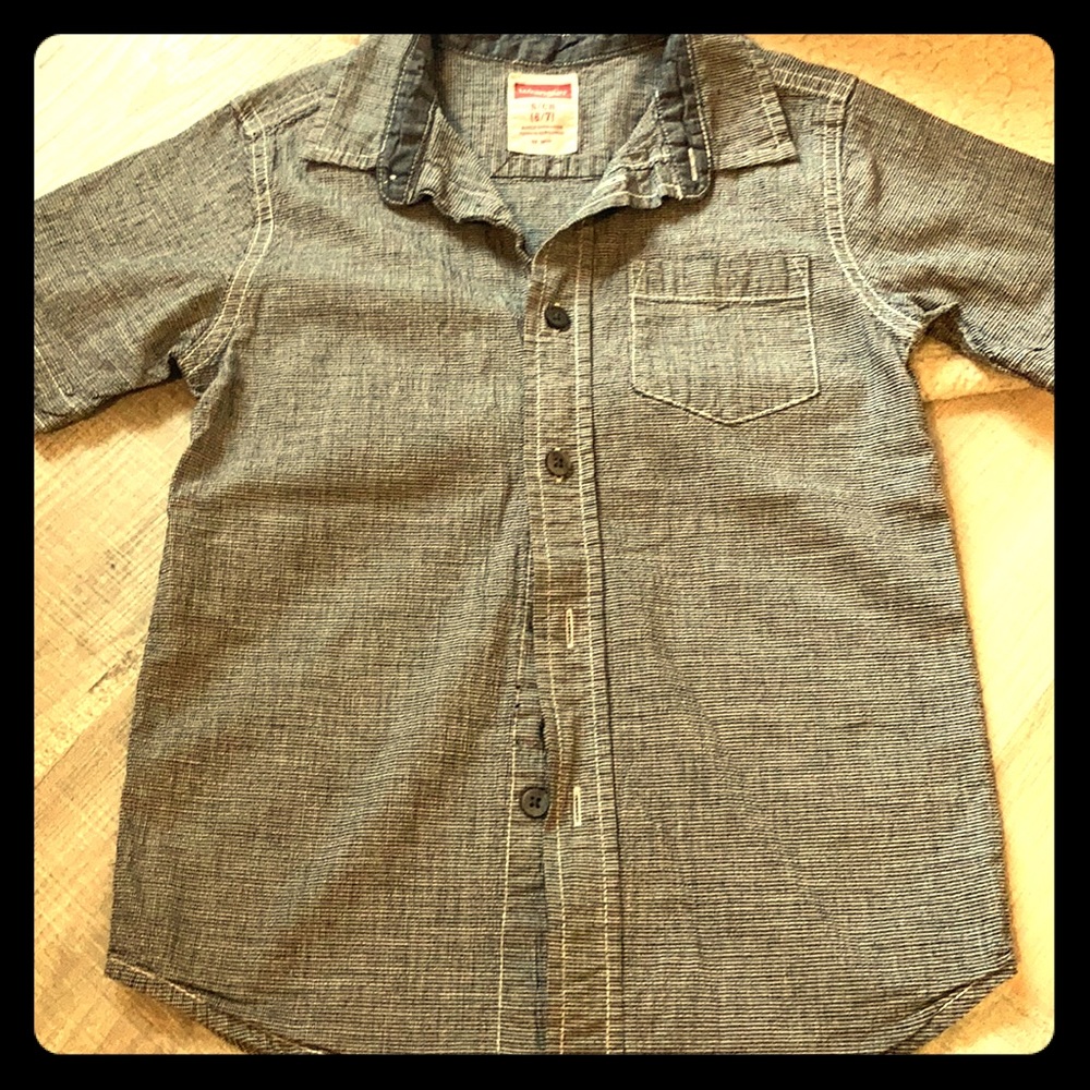 Boys, wrangler short sleeve, size 6